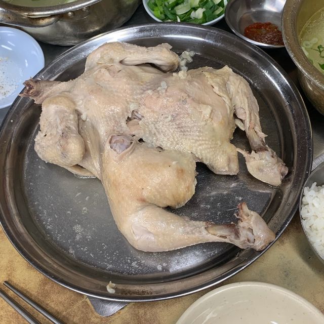 백숙이 맛있는 을지로'사랑방 칼국수'