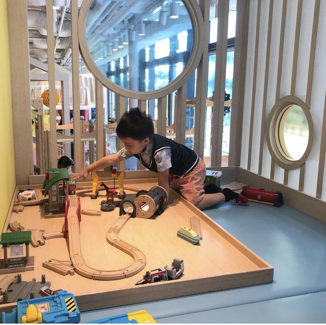  [ 紙飛機親子餐廳 ] | 自然的木系風遊戲室 香港親子好去處