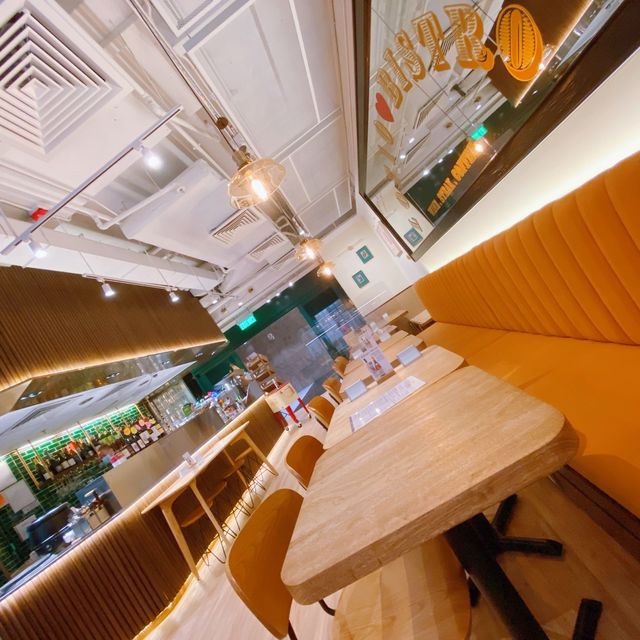 灣仔區旺中帶靜既Bistro