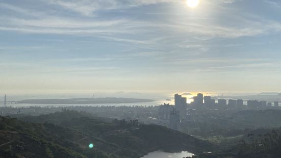 双鱼岛是个人工岛噢，不过现在好像还没怎么开发，厦漳大桥到开发