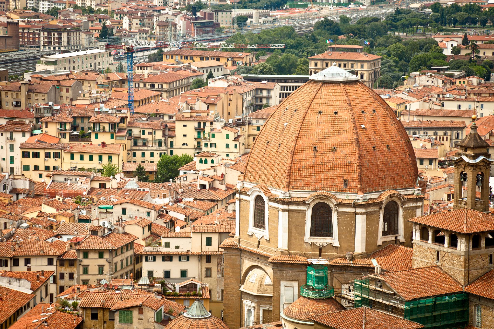 1-day tour to Basilica di San Lorenzo + Palazzo Mezzanotte + Vicolo dei Lavandai + Velasca Tower + Arco della Pace