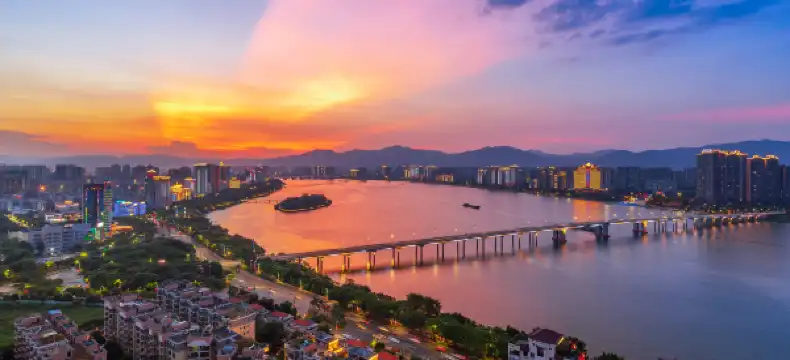 清遠希爾頓歡朋酒店住宿