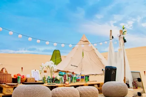 Mingsha Mountain Wanyou RV Wild Luxury Camping Site