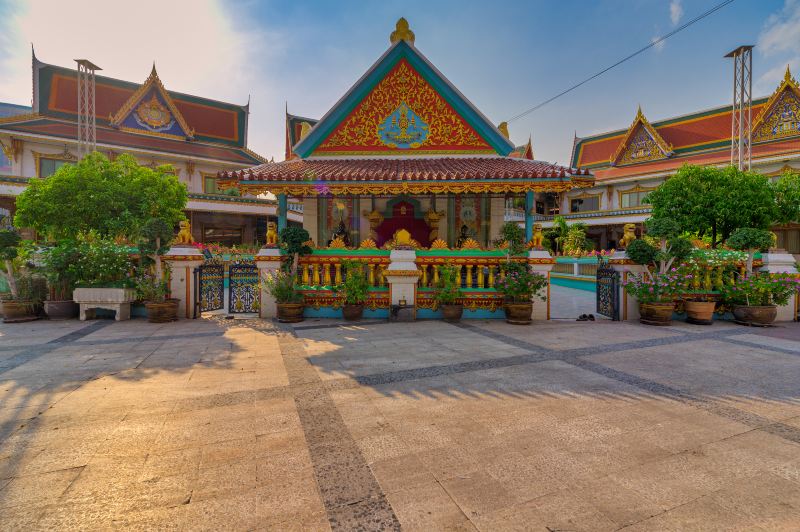 Wat Chong Lom Alley