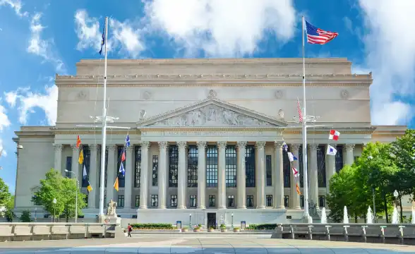 鄰近美國國家檔案館的酒店