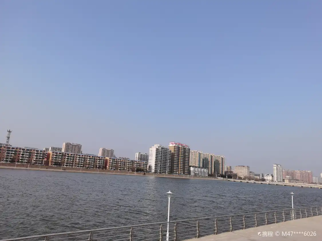 Hotels near Bu'erhatong River