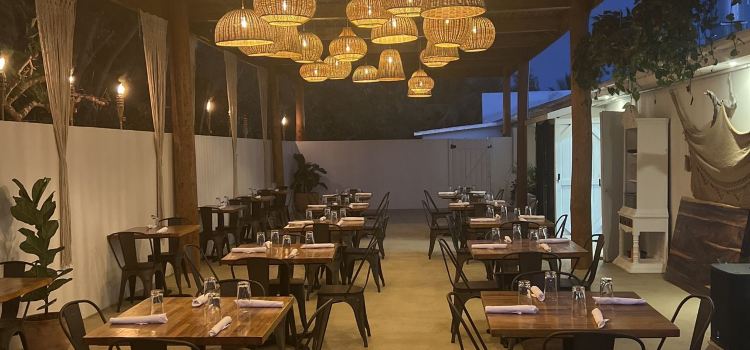 Aziza Restaurant & Lounge