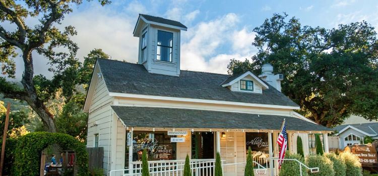 Albatross Ridge Tasting Cottage