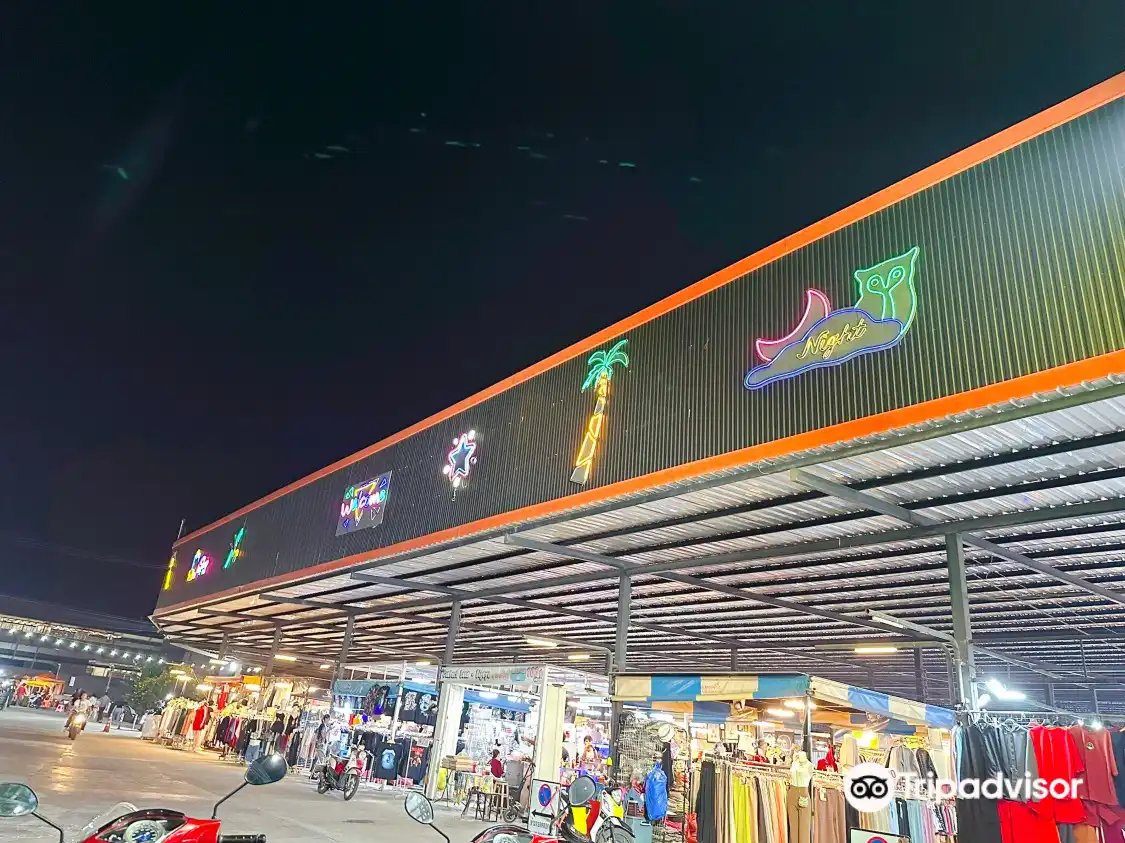 Hotels near Owl Market