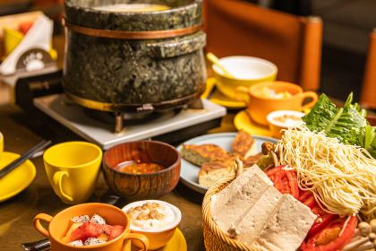 九寨英迪格酒店·游藏·邻里餐厅