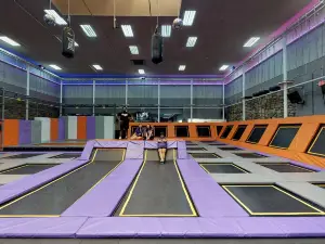 Axtion Air Jump & Sports Trampoline Park