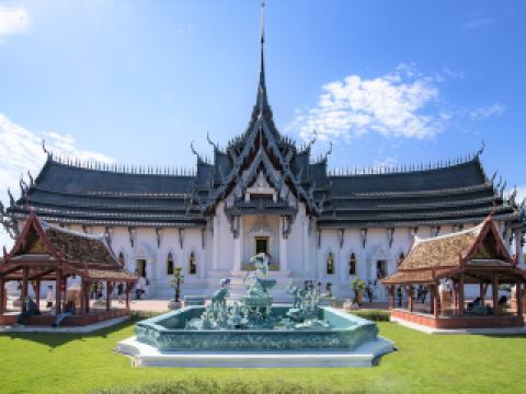 โรงเรียนสตรีสมุทรปราการ โรงแรมใกล้เคียง