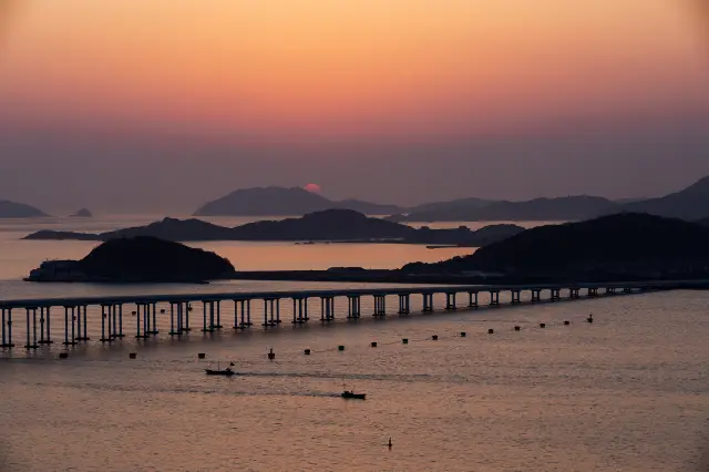 Sunrise Sightseeing in Zhoushan