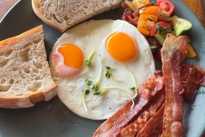 Esco Beach Bar Lounge & Restaurant