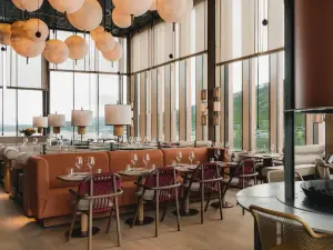 Upper Dock Brasserie & Bar