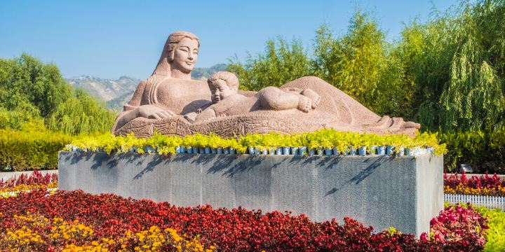 Statue Of Mother Yellow River