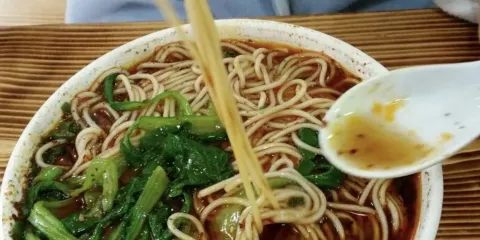 老太婆攤攤面(葵城路)