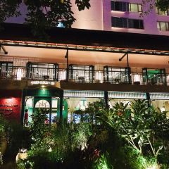 Queen·Cheuk Yuet User Photo