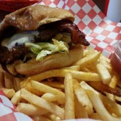 Peter's Gourmade Burgers User Photo