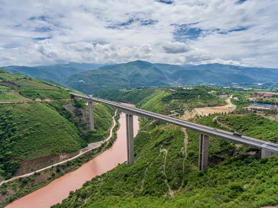 Hotels near Yuanjiang World's Highest Bridge