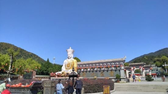 三平寺，是闽南著名的千年古刹，香火非常旺，地处福建省漳州市平