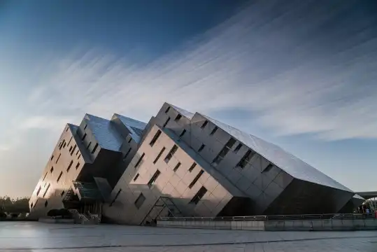 鄰近中國東海水晶博物館的酒店