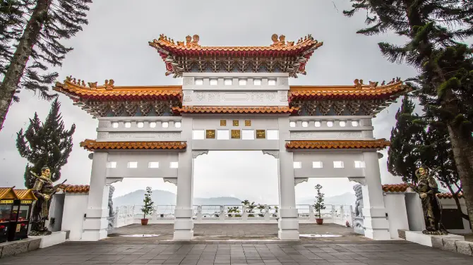日月潭玄奘寺