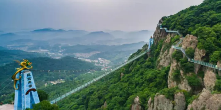 醉山野黃崖大峽谷-玻璃天橋