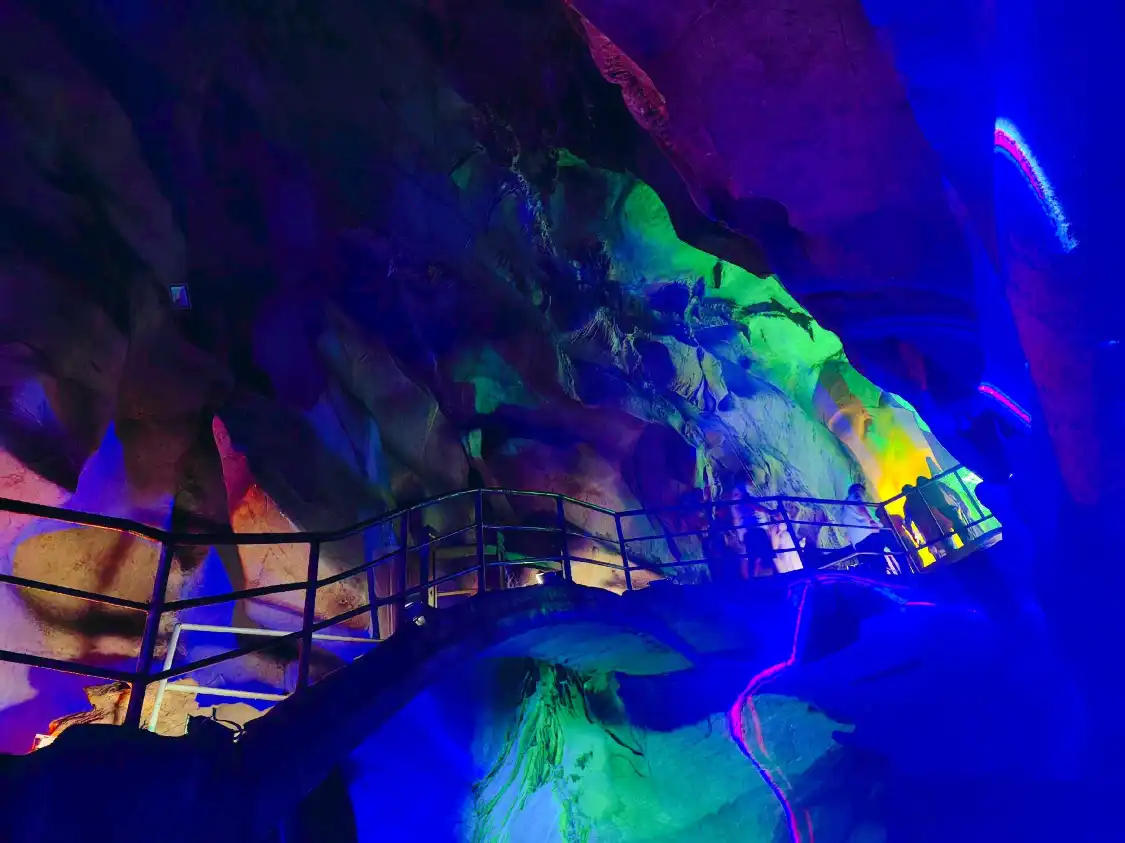 Hotels near Longquan Cave