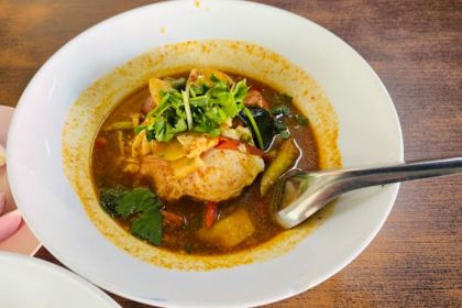 MeeTonPoe Phuket Town