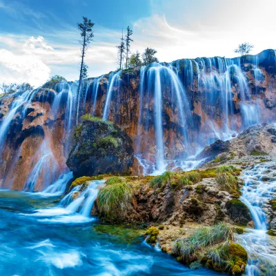 Отели рядом с достопримечательностью «Pavilion of Earthquake Relief and Home Rebuilding of Jiuzhaigou County»