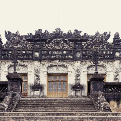 Vé máy bay Huế đi Cảng hàng không Quốc tế Tân Sơn Nhất