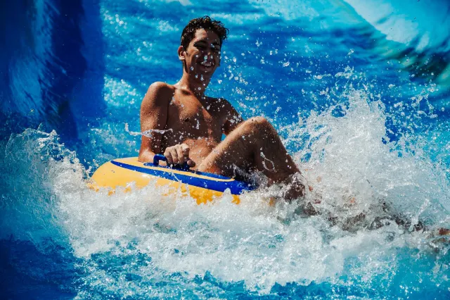 Top 8 US Water Parks to Visit for Summer 2025
