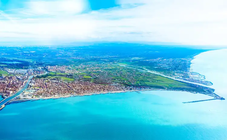Hotels near Parco Commerciale Da Vinci