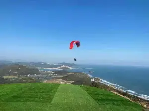 Lijiang Sanchuan Yunlai Paragliding Flight Camp