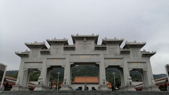普陀寺位于广东省珠海市香洲区前山街道东坑凤凰山下的四大名山旅