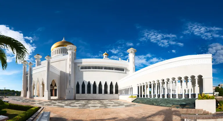 Отели рядом с достопримечательностью «Brunei History Center»
