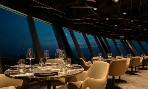 QOMO Restaurant & Bar