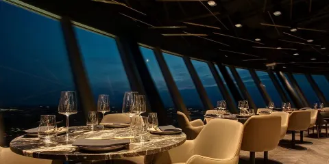 QOMO Restaurant & Bar