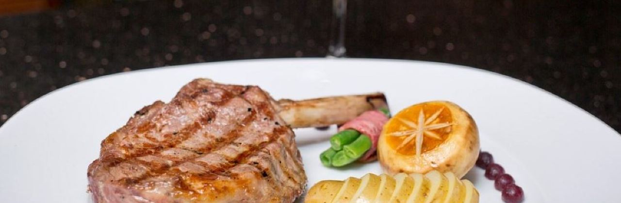 V Lounge & Restaurant