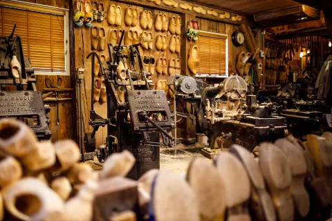 잔세스칸스 나막신 공장