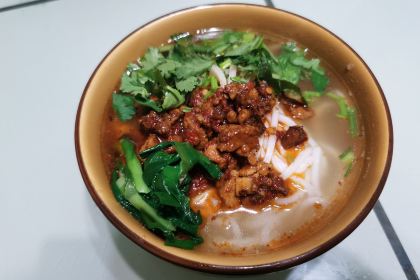 CAO JI Yun Xian Chicken rice noodle
