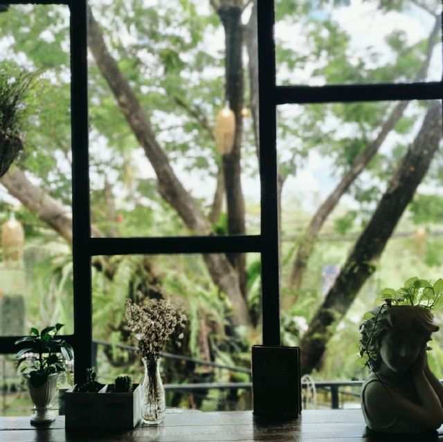 คาเฟ่บรรยากาศ​ธรรมชาติ​