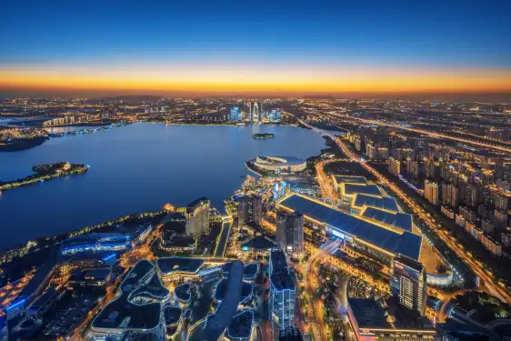 Hotels near Jinji Lake