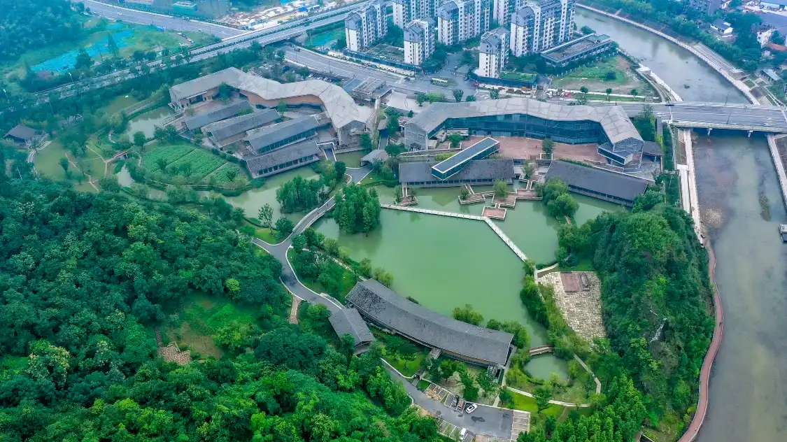 린안 박물관 주변 호텔