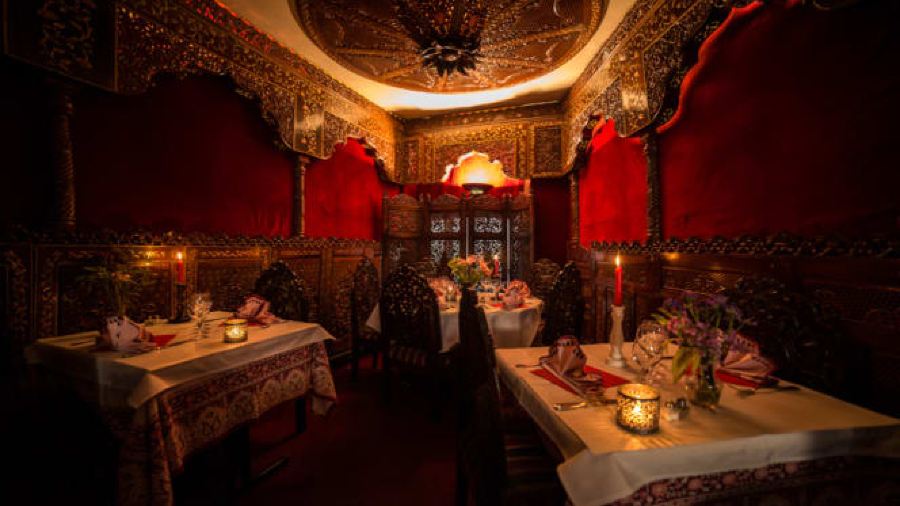 Au Palais Du Grand Moghol