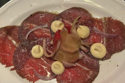 Les Bubbles Steakhouse