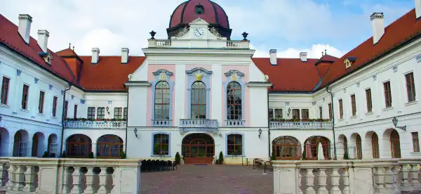 Hotels in Godollo