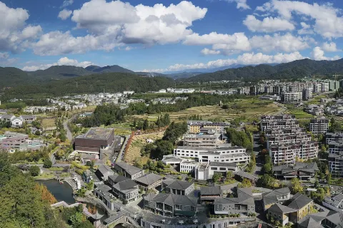 Mayu Valley Hot Spring Town