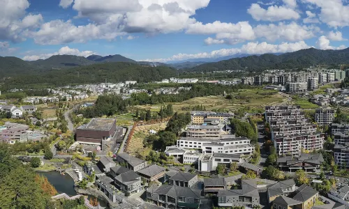 Mayu Valley Hot Spring Town